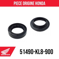 Front oil seal with dust cover